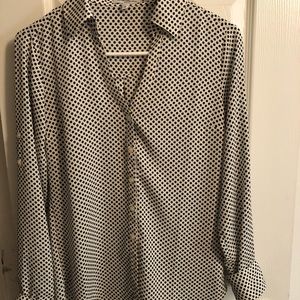Express woman’s shirt